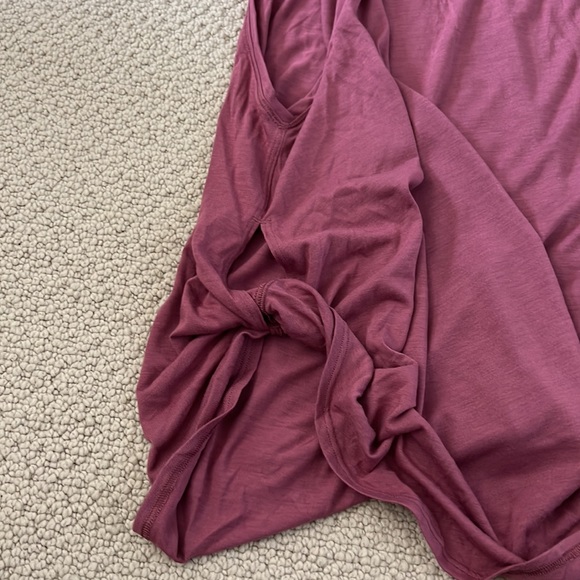 NWT- lululemon twisted side details - Picture 4 of 5